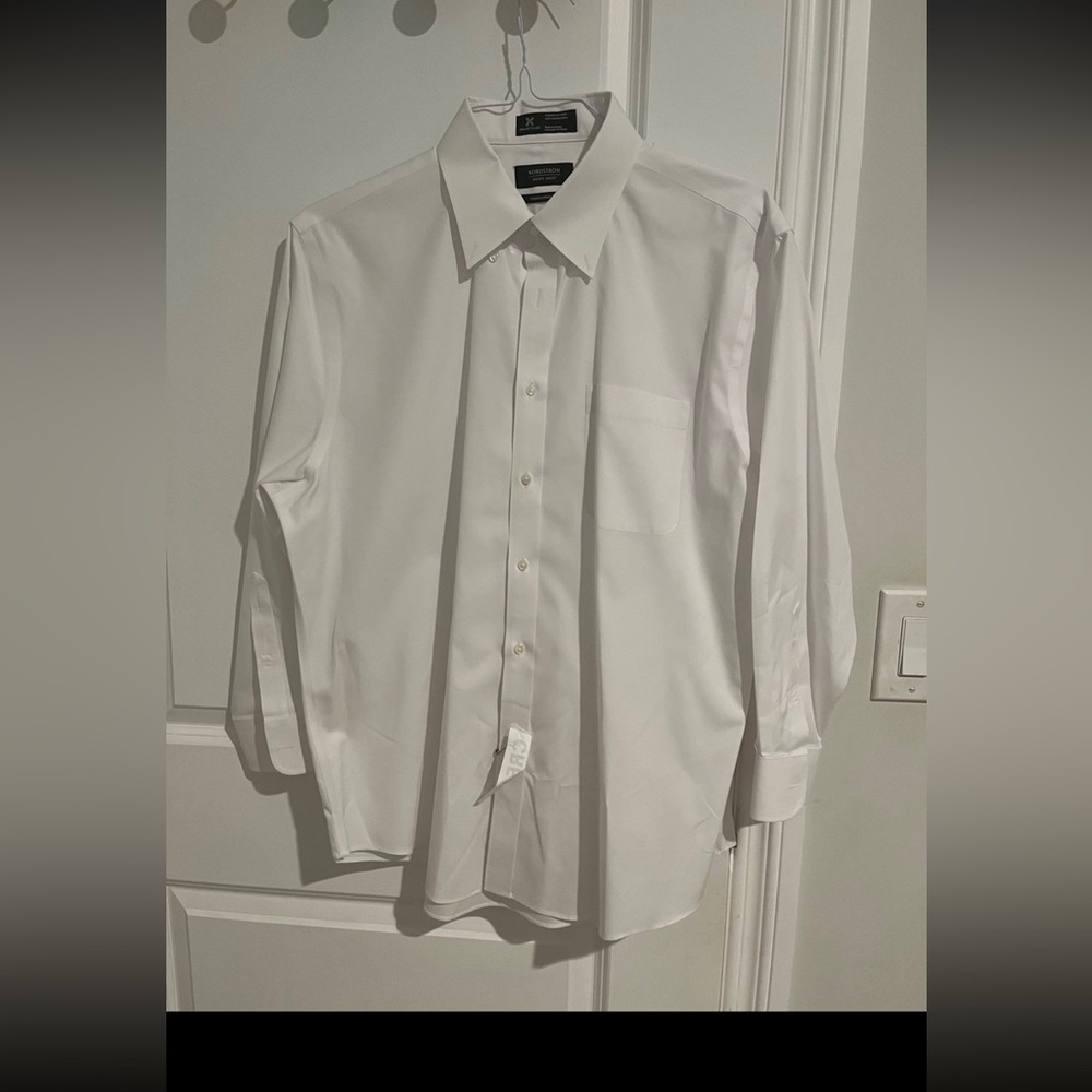 Nordstrom MensShop Wrinkle free Traditional Fit Dress Button Down Shirt 32/16.5